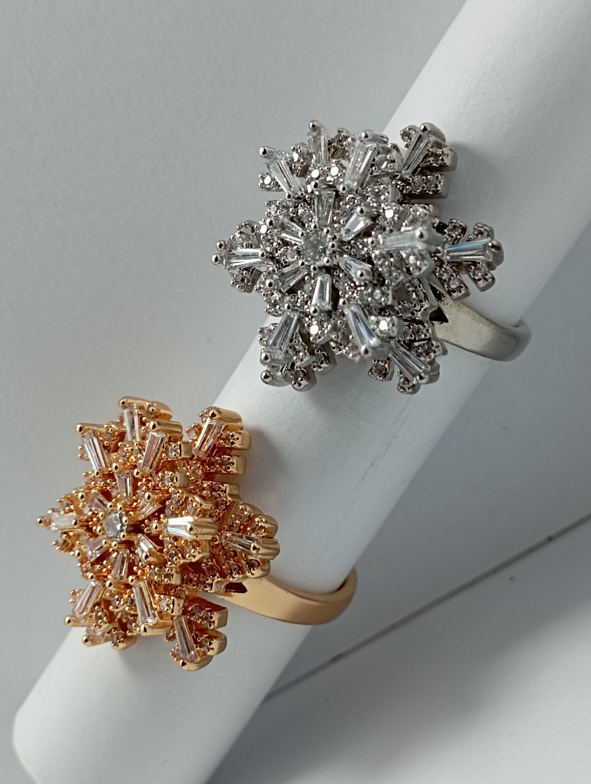 Rotating Snowflake Ring - Image 3